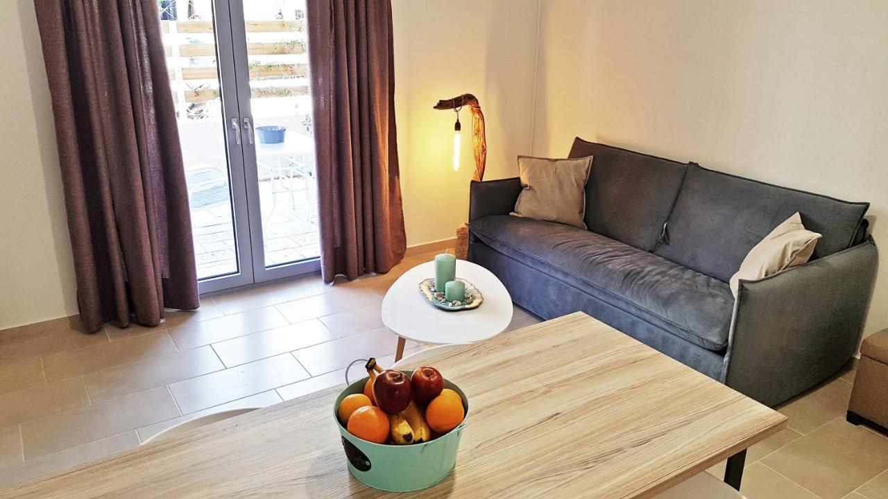Celeni Apartments Lefkáda エクステリア 写真