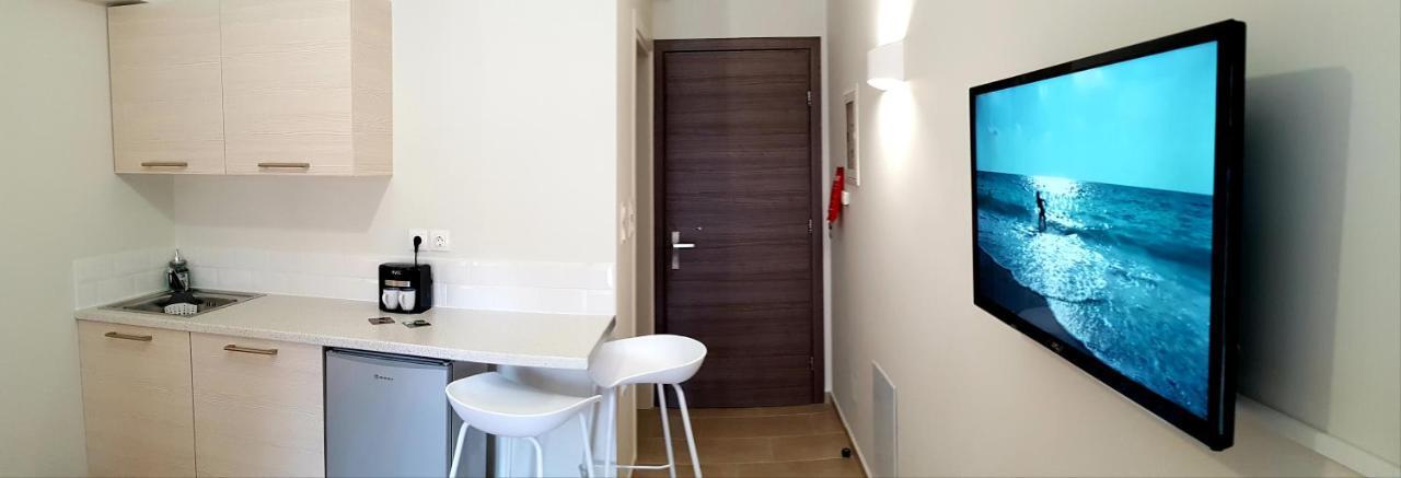 Celeni Apartments Lefkáda エクステリア 写真